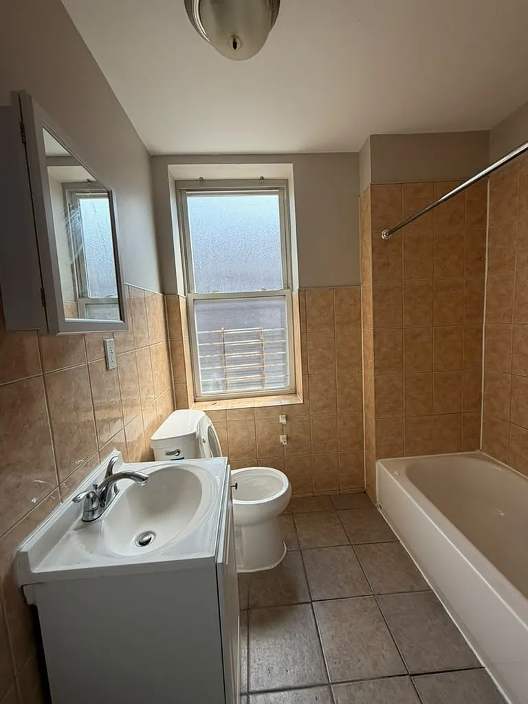 2 bed, 800 sqft, $1,695 — Photo 4