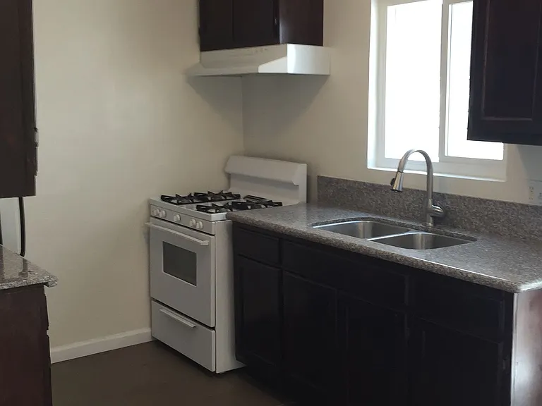 4353 Toland Way — Photo 75