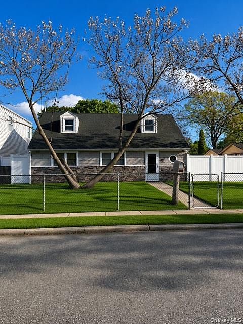 1st image of 700 Sharon Road