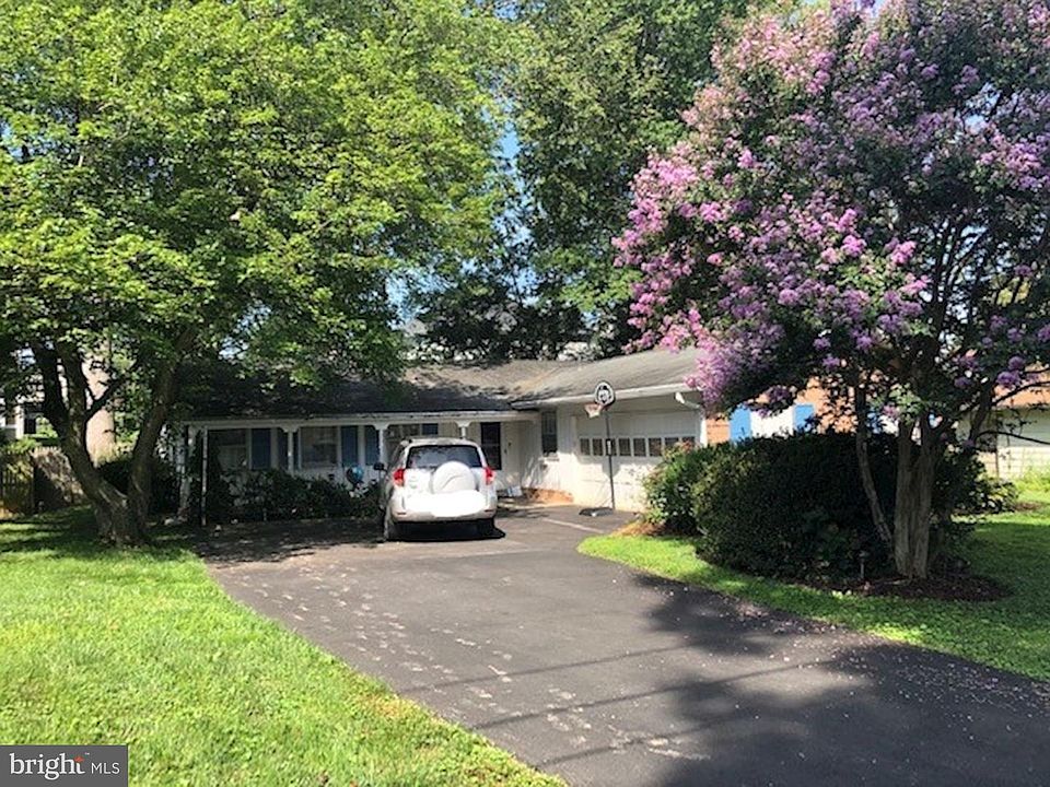 1st image of 2210 Leeland Dr