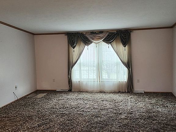 3rd image of 571 Liberty St