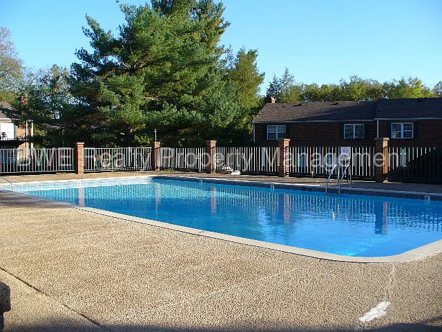 1 bed, 1.5 bath, 750 sqft, $1,400 — Photo 2