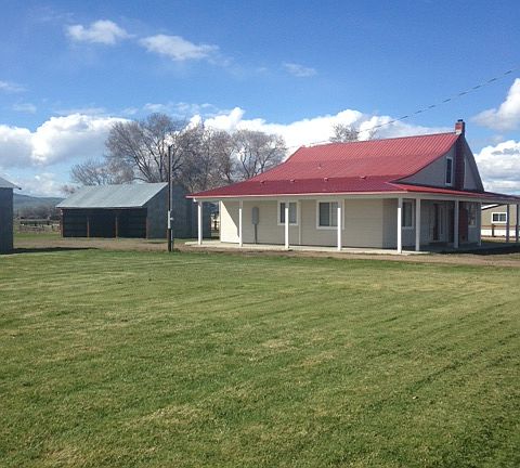 Beautiful Remodel Shy 5 acre
