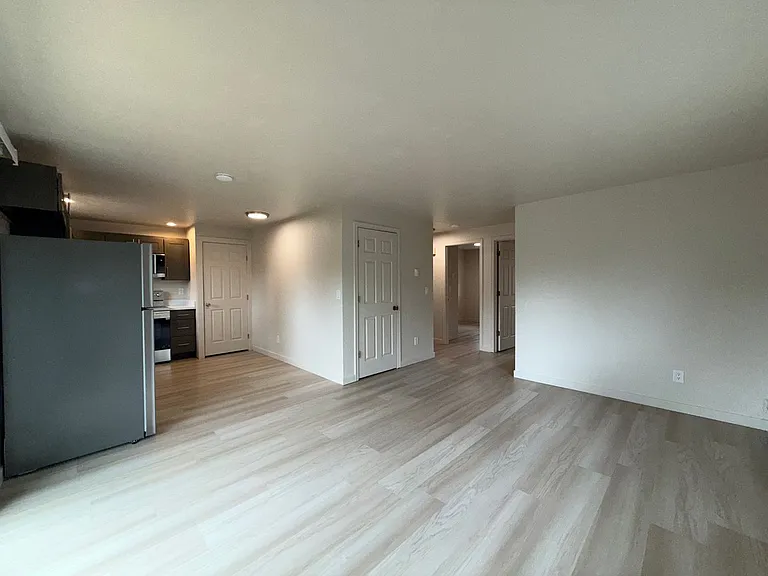808 4th St — Photo 10