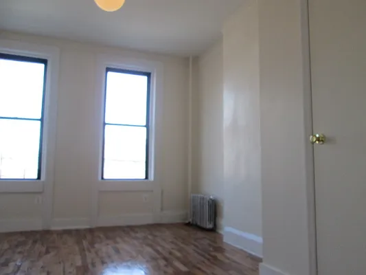 Rented by The Hamilton Group | media 32