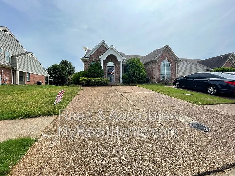 3 bed, 2.0 bath, 1148 sqft, $1,650 — Photo 2
