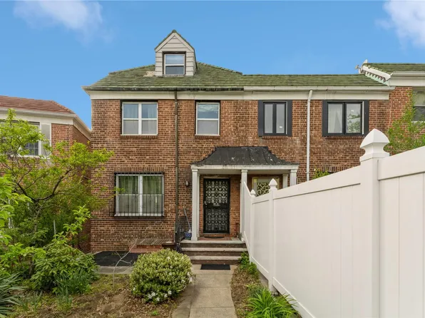 139-53 Pershing Crescent, Briarwood, NY 11435