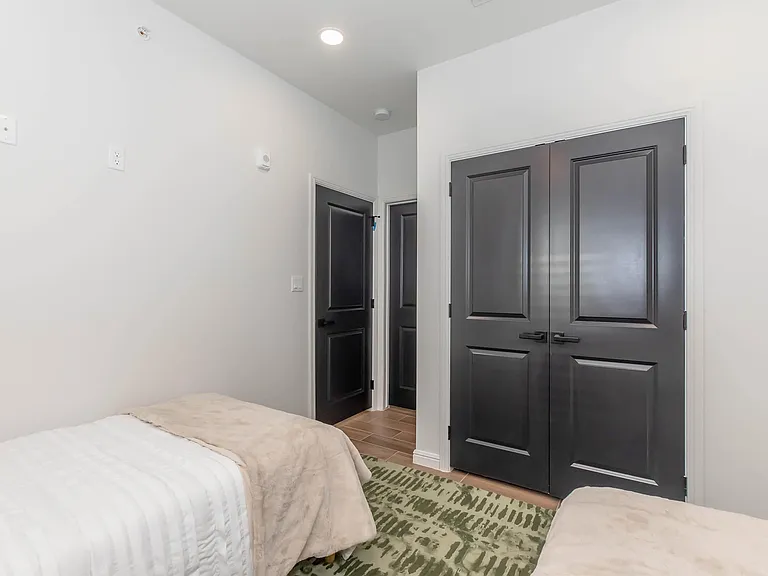 2011 Terrica Lane Square B1 2X2 #1-132 — Photo 14