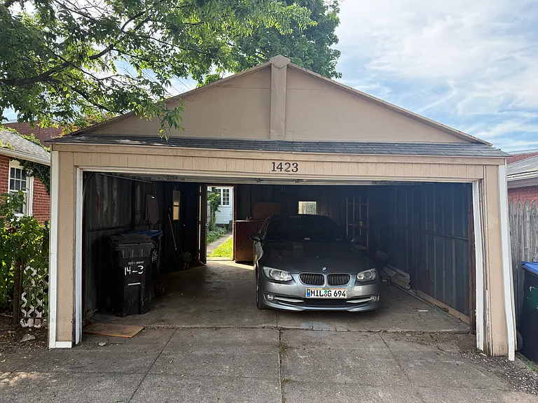 1423 Locust St — Photo 16