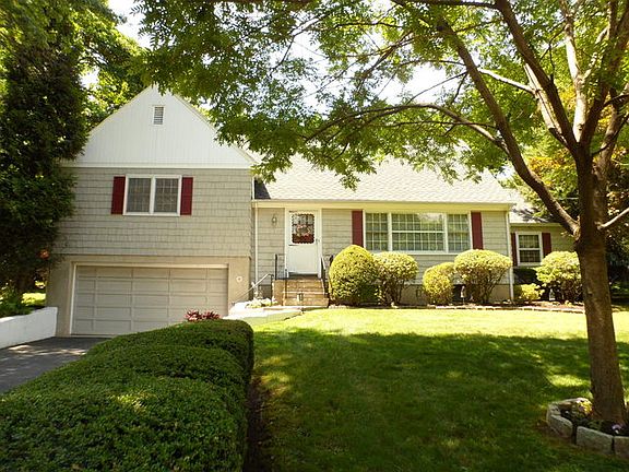 3rd image of 49 Lispenard Ave