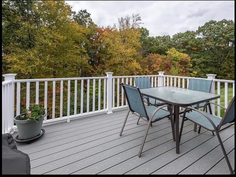 19 Stratford Village Dr — Photo 10