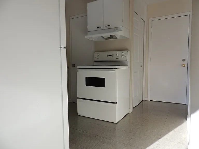 119 Sandra St — Photo 3