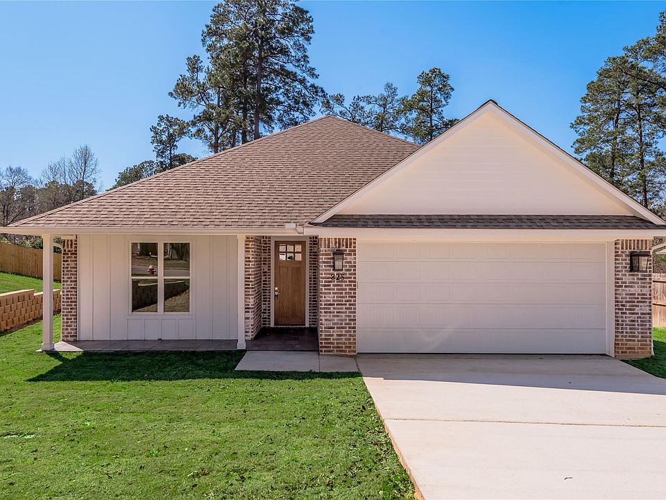 1st image of 825 Village Gate Cir