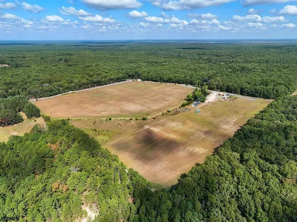 798 W Indian Cabin Rd, Egg Harbor City, NJ 08215