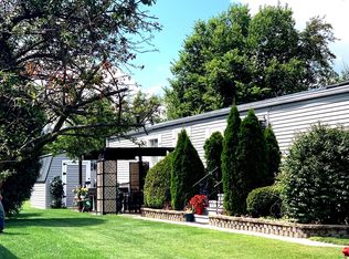 247 Blackthorn Rd, Matteson, IL 60443