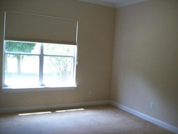 3rd image of 1881 Bridgewater Dr
