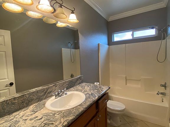 4th image of 2402 N Sallee Ct