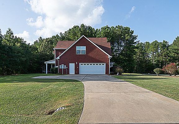 3rd image of 258 Liberty Trce