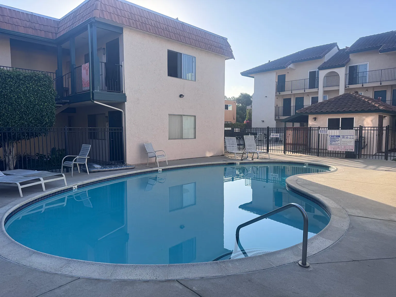 Camino Pointe Apartments — Photo 3