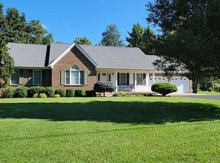 918 Lawrence St, Brandenburg, KY 40108