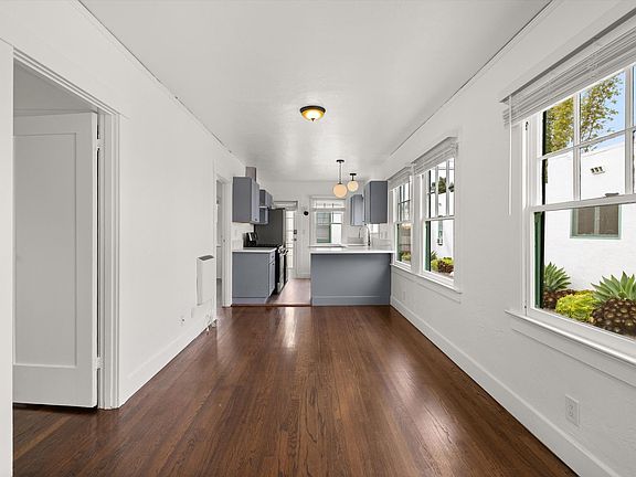 3rd image of 221 W Micheltorena St #4
