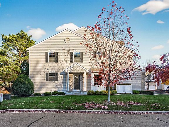 2nd image of 1385 White Oak Dr