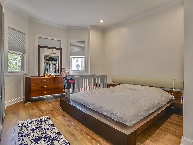 125 Oak St #1 — Photo 13