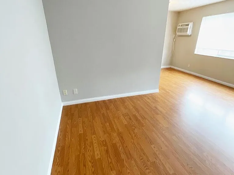 563 Lowell Ave — Photo 20