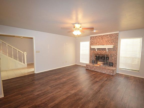Living area, toward fireplace