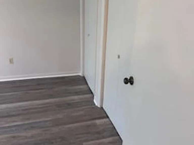 1516 Kraft Ave — Photo 13