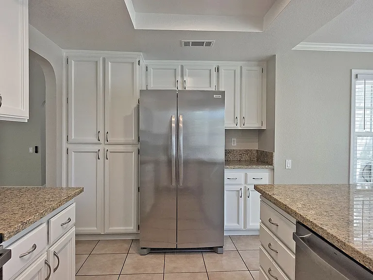 1715 Rockybend Dr — Photo 2