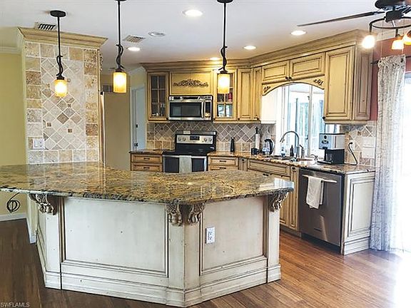2nd image of 3898 Ascot Ln