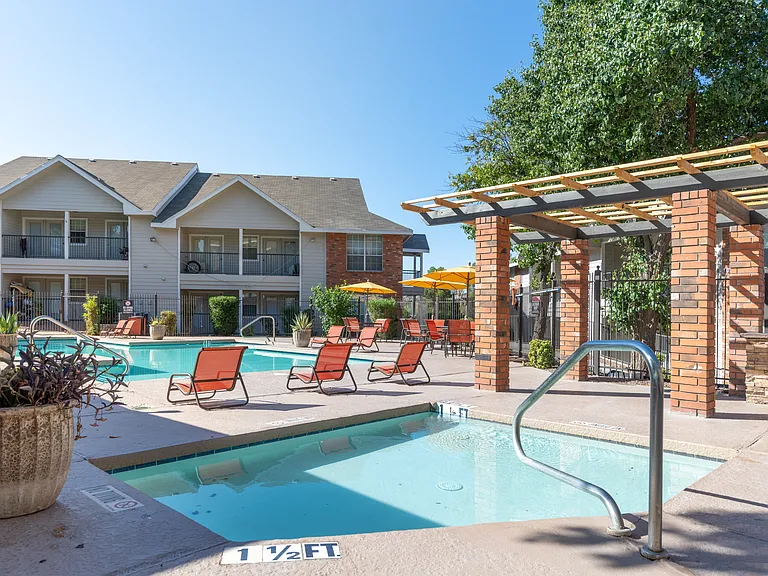 Shadow Ridge Apts. — Photo 8