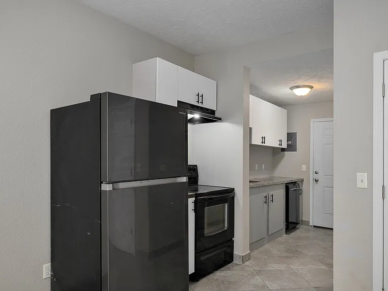 Main St. Apartments — Photo 15