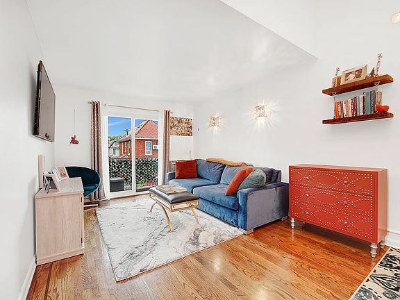 2nd image of 9468 Ridge Blvd APT 3R