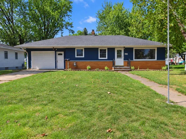 439 N 8th St, River Falls, WI 54022