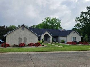 1402 Trails Edge Dr, Conway, AR 72032