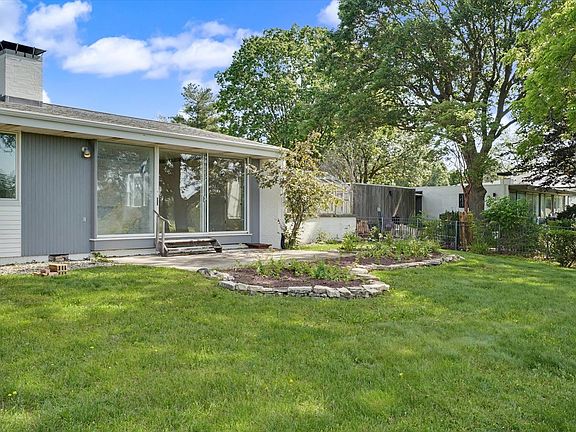 2nd image of 301 G H Baker Dr