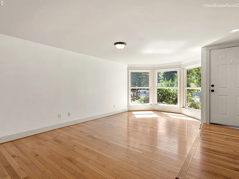 20583 SW Anna Ct — Photo 3