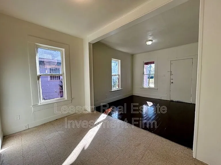 2924 Dupont St — Photo 5