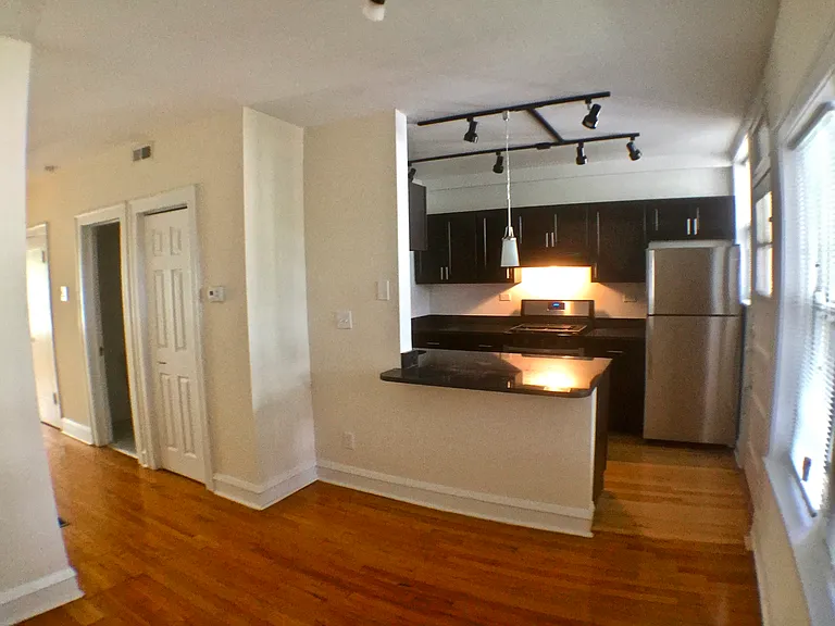 1902 W Berteau Ave #3 — Photo 3