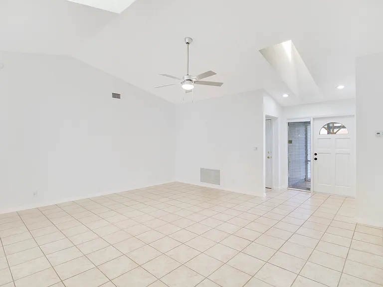 6118 Barbara St — Photo 6