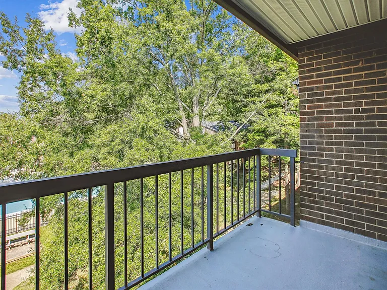 9712 Kingsbridge Dr #303 — Photo 6