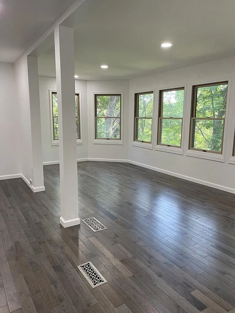 5 bed, 3600 sqft, $3,200 — Photo 3