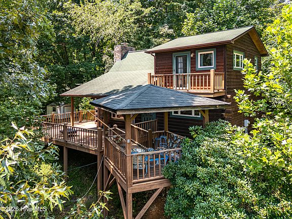 2nd image of 525 Beaver Ridge Road