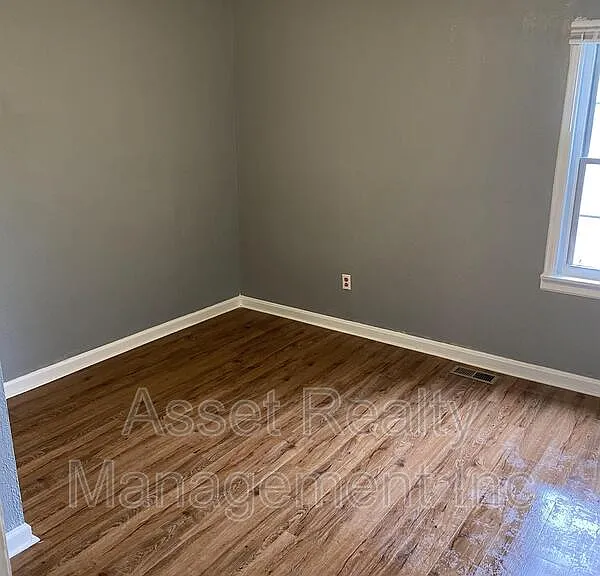 928 Vivian Ave — Photo 12