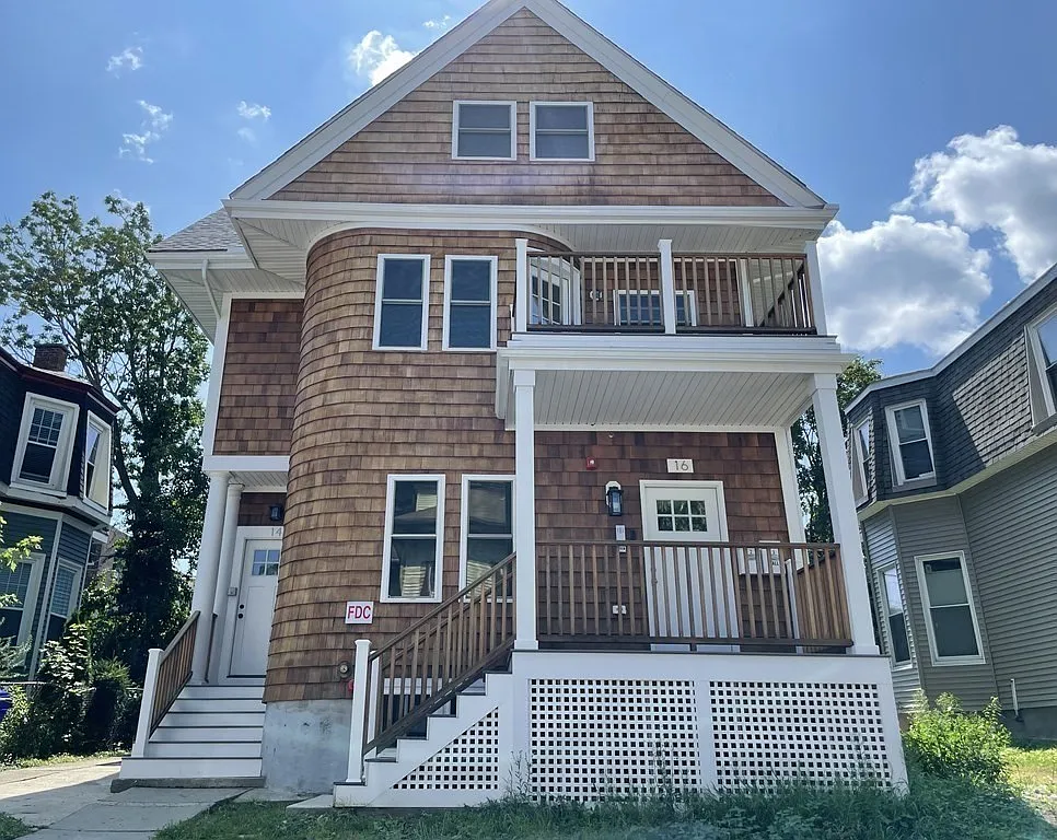 14 Weld Ave — Photo 1