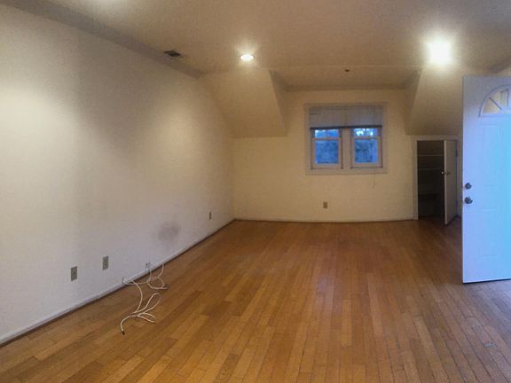 Living Room/ Entry