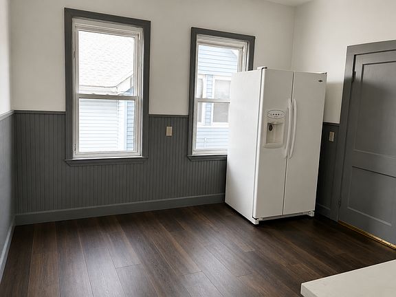 3rd image of 7 Judson St