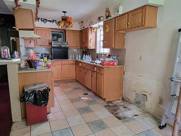 5th image of 1019 Roosevelt St